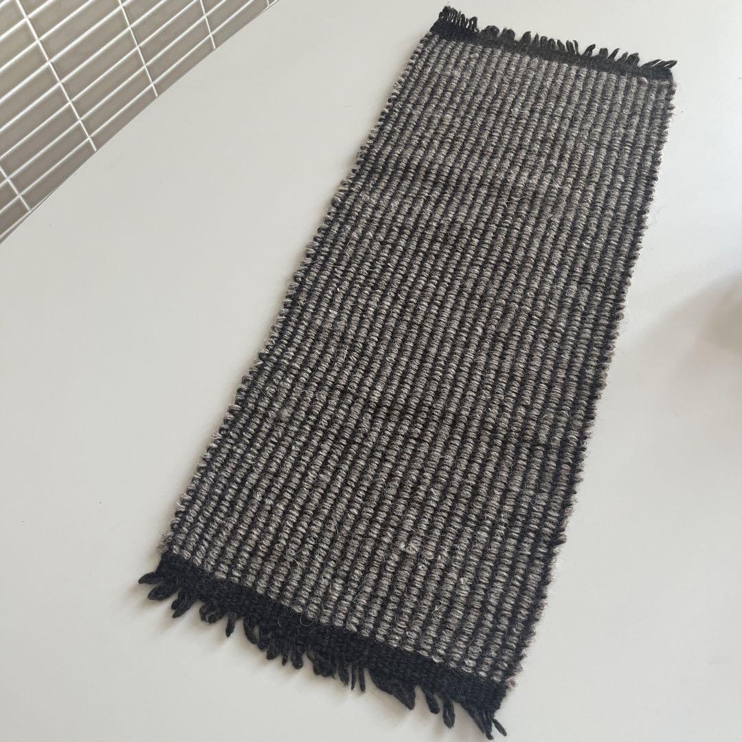 トントン手織りマット　墨色メランジグレータイル織53×22cm