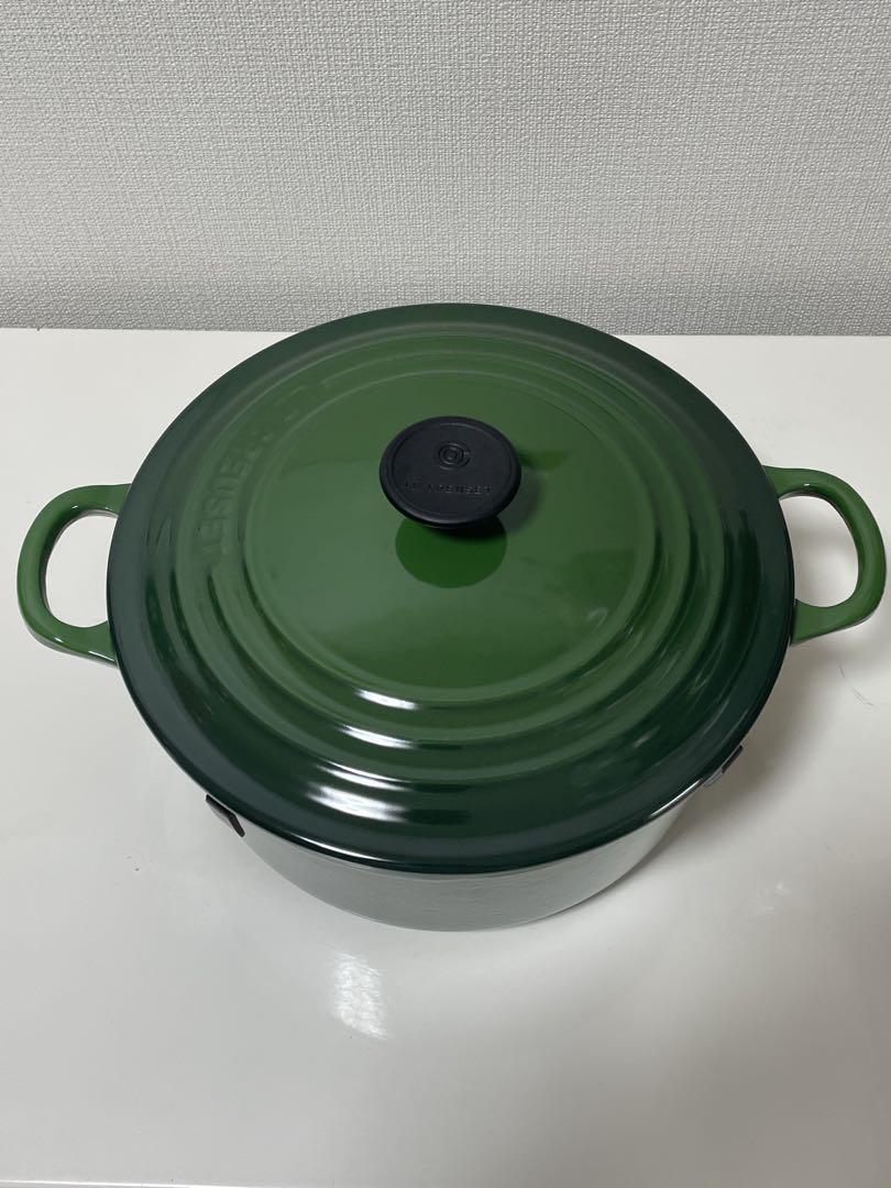 【新品未使用】廃盤　LE CREUSET　クラシックグリーン 22cm