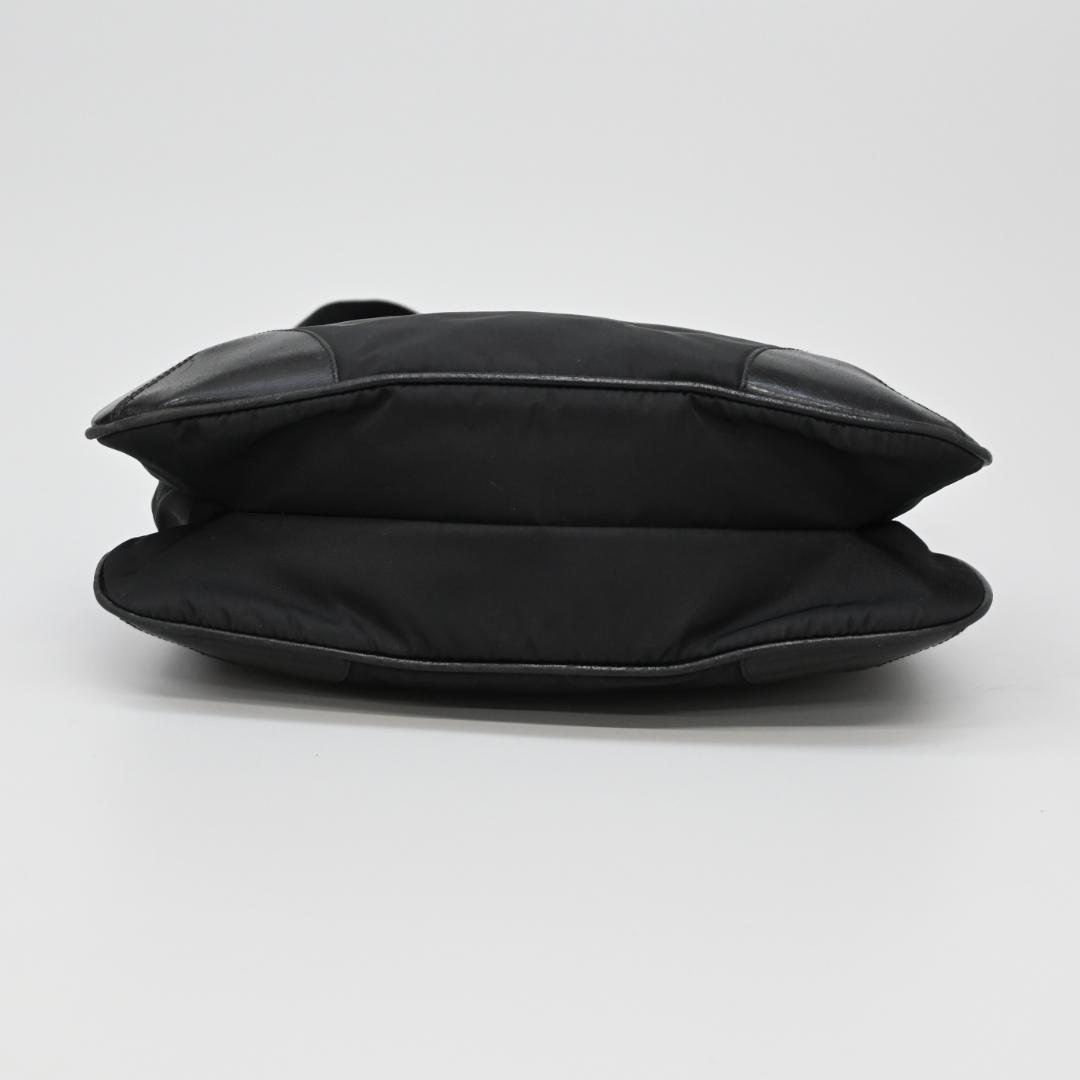 プラダ ショルダーバッグ