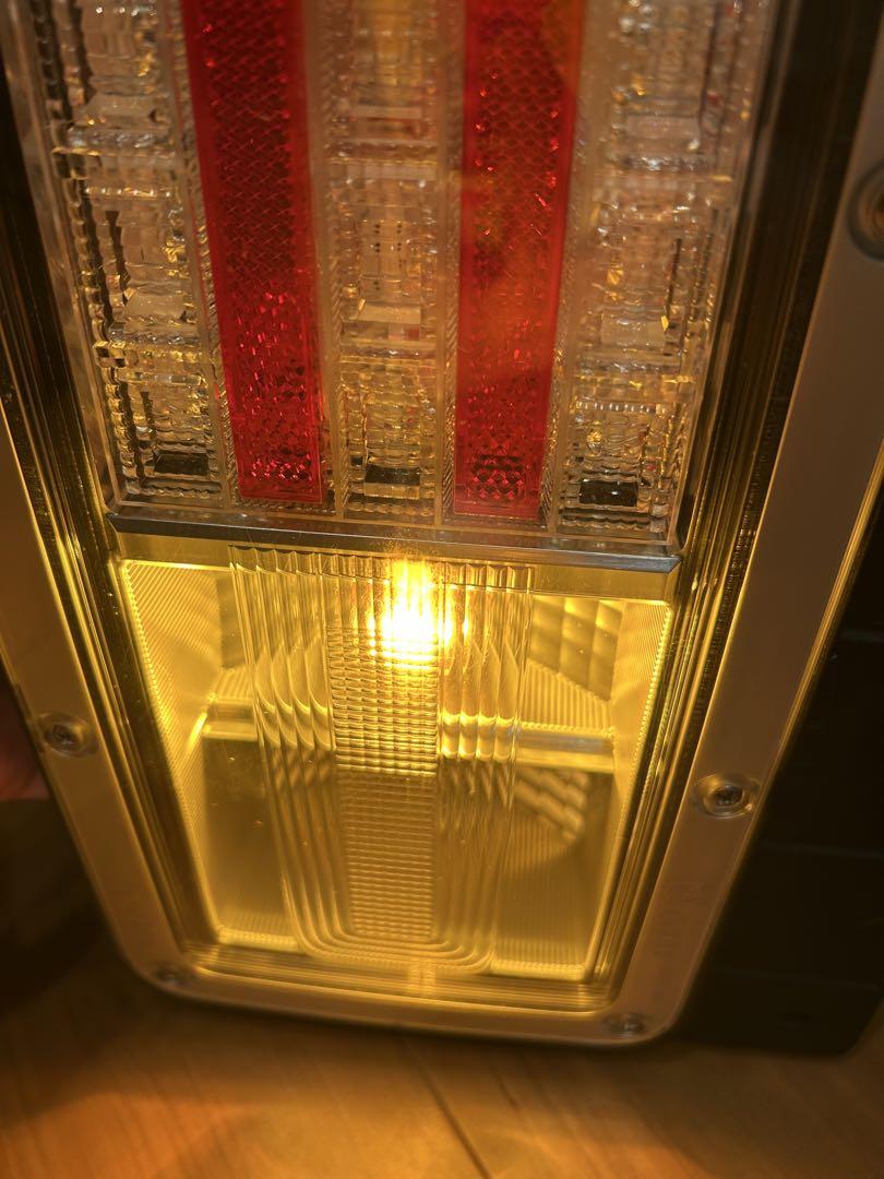 テールランプ
