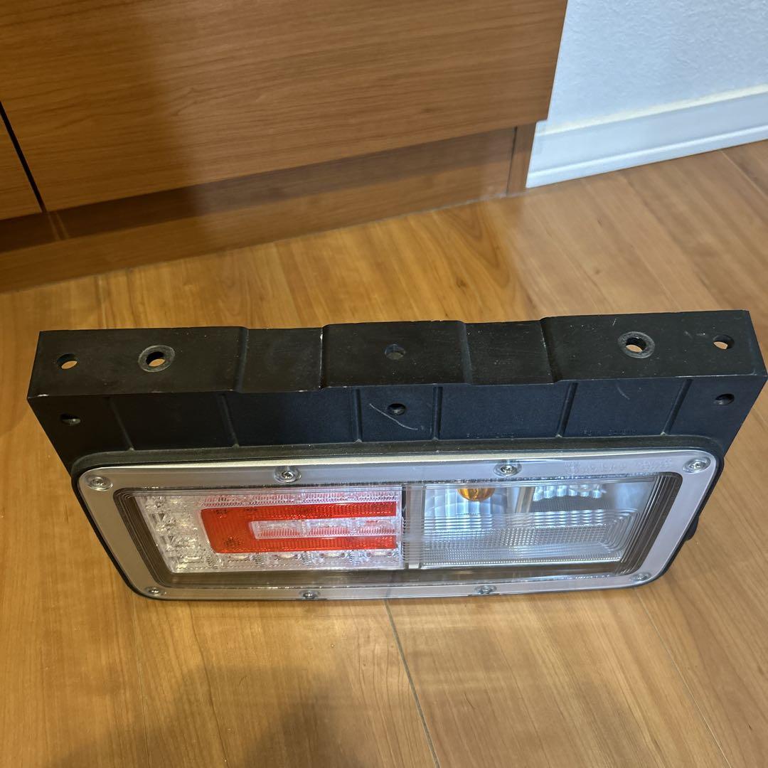 テールランプ