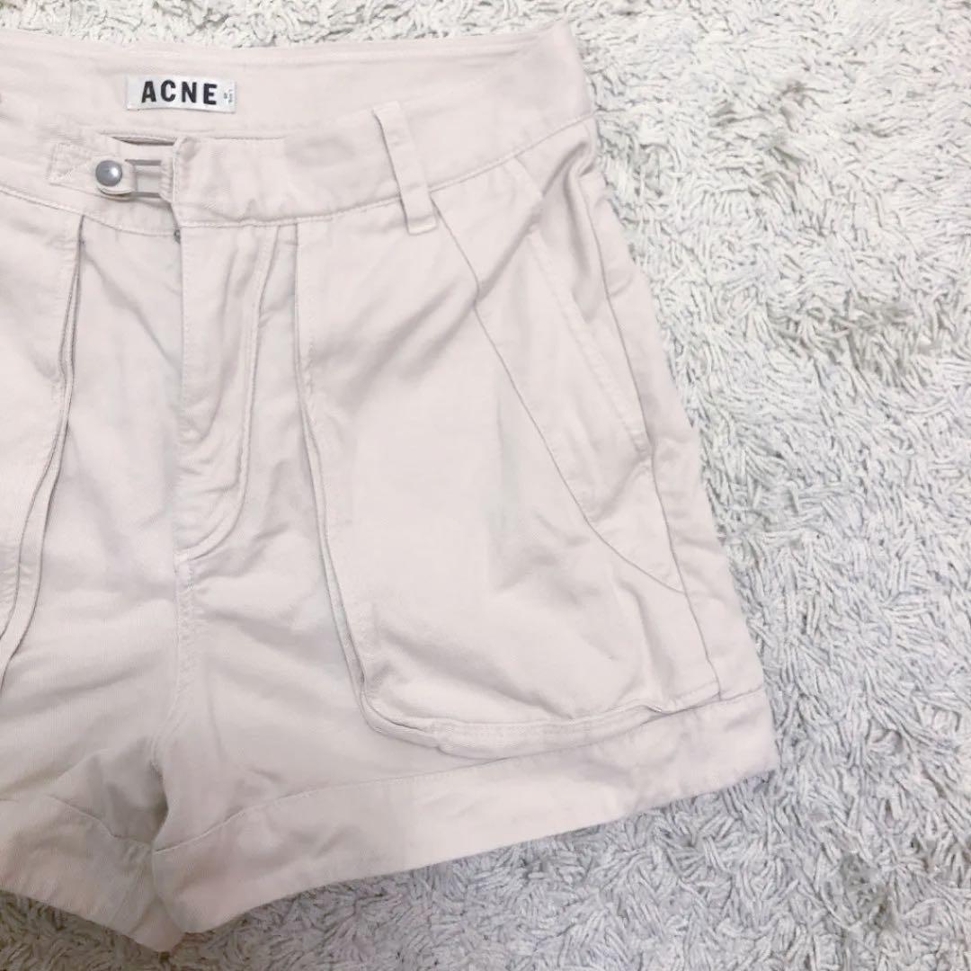 Acne アクネ ショートパンツ オフホワイト 48 Lサイズ Acne アクネ ショートパンツ オフホワイト 48 Lサイズ