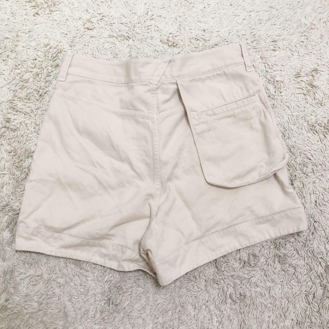 Acne アクネ ショートパンツ オフホワイト 48 Lサイズ Acne アクネ ショートパンツ オフホワイト 48 Lサイズ