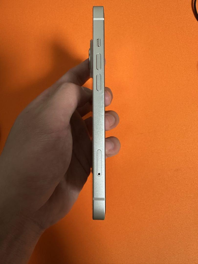 【美品】iPhone 13 128GB simフリー本体