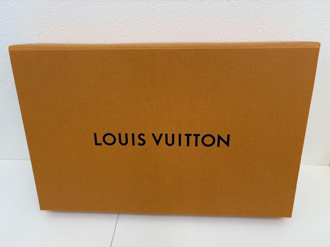LOUIS VUITTON ロゴ柄マフラー ベージュ - メルカリ