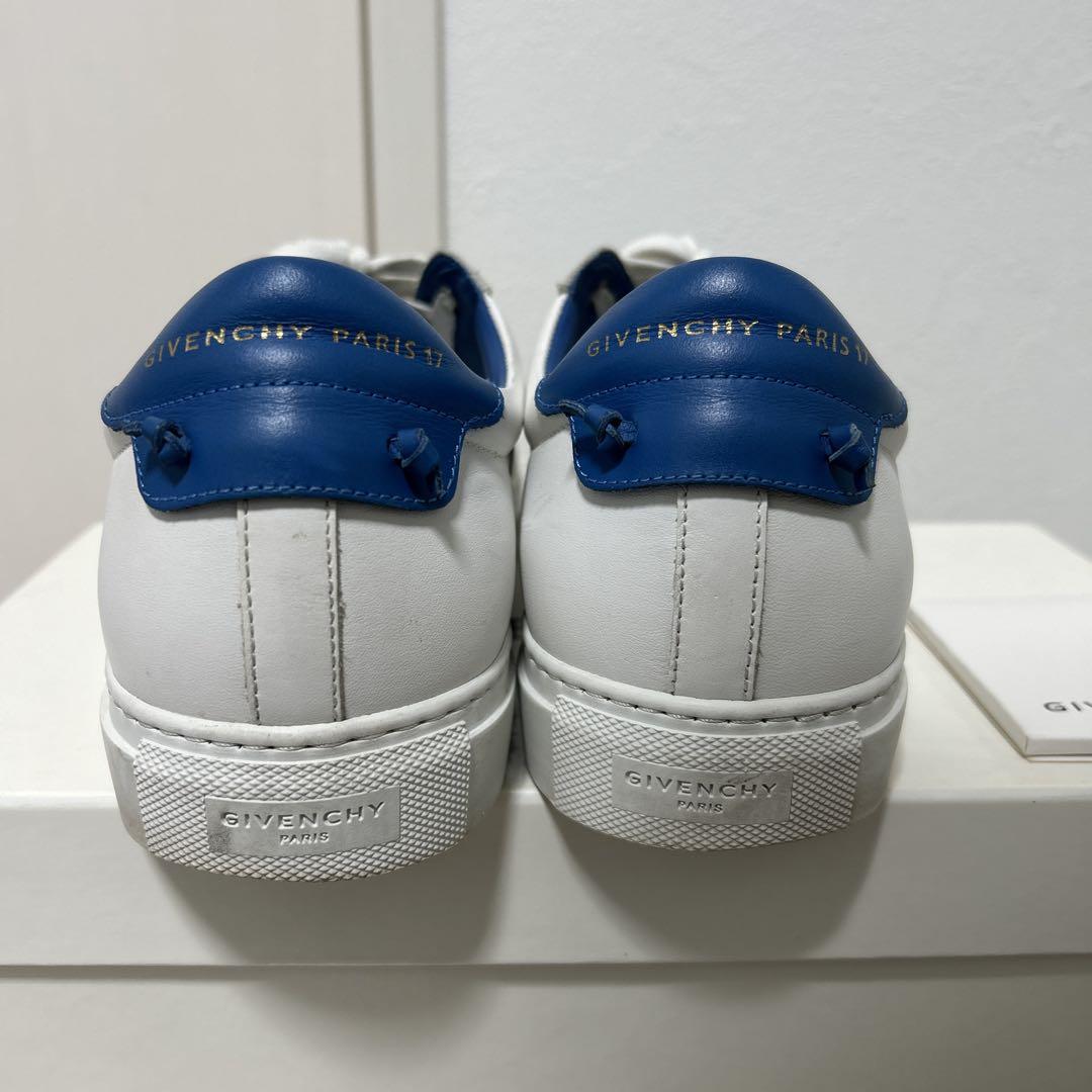 期間限定値引き！GIVENCHY ホワイトスニーカー