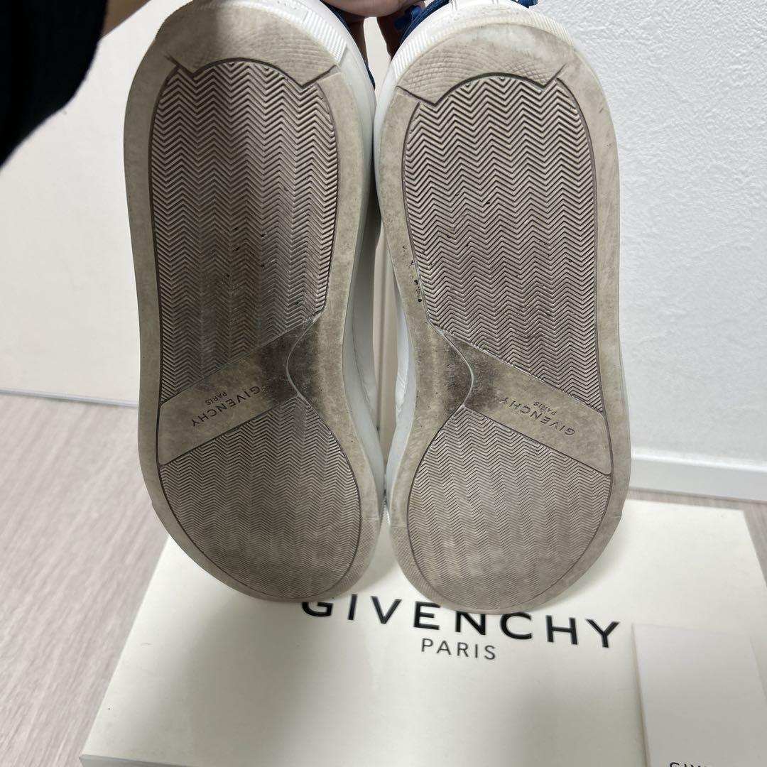 期間限定値引き！GIVENCHY ホワイトスニーカー