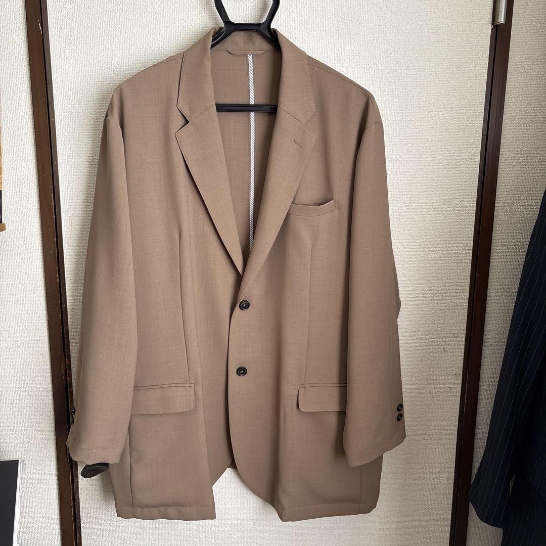 ベージュ テーラードジャケット 2つボタン