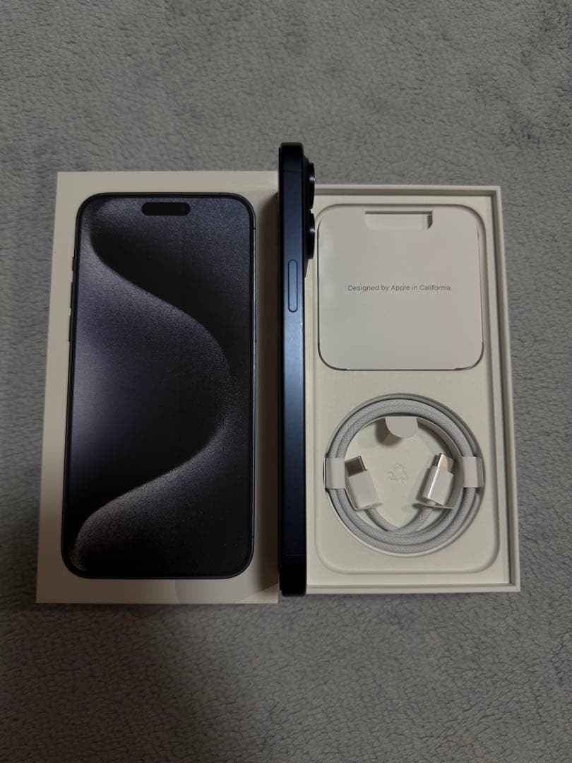 iPhone 15 Pro Max ブルーチタニウム 256GB SIMフリー