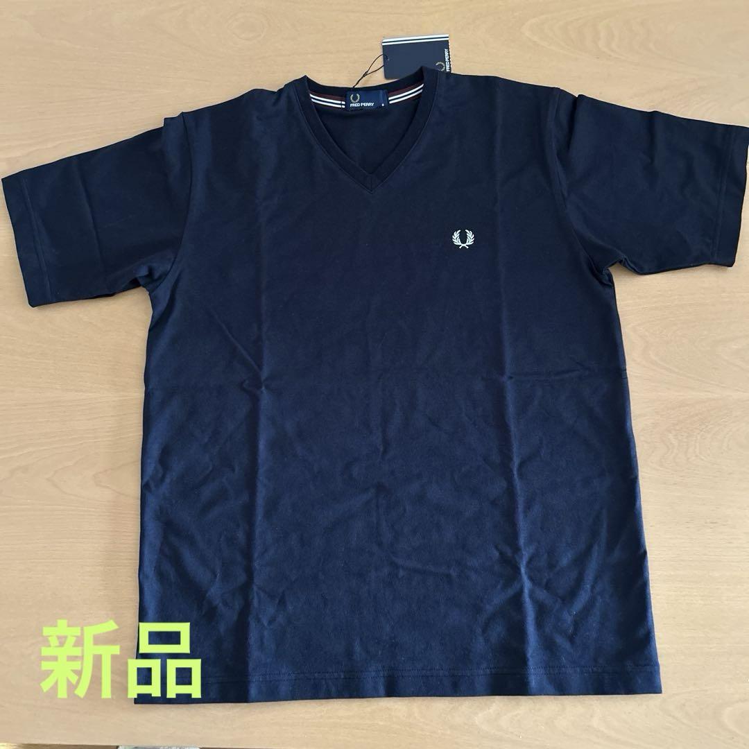 【Fred Perry 】ネイビー Vネック Tシャツ　Mサイズ