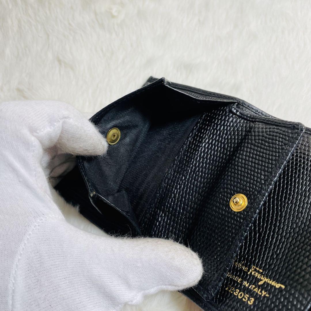 新品未使用Salvatore Ferragamo 財布 二つ折り リザードヴァラ