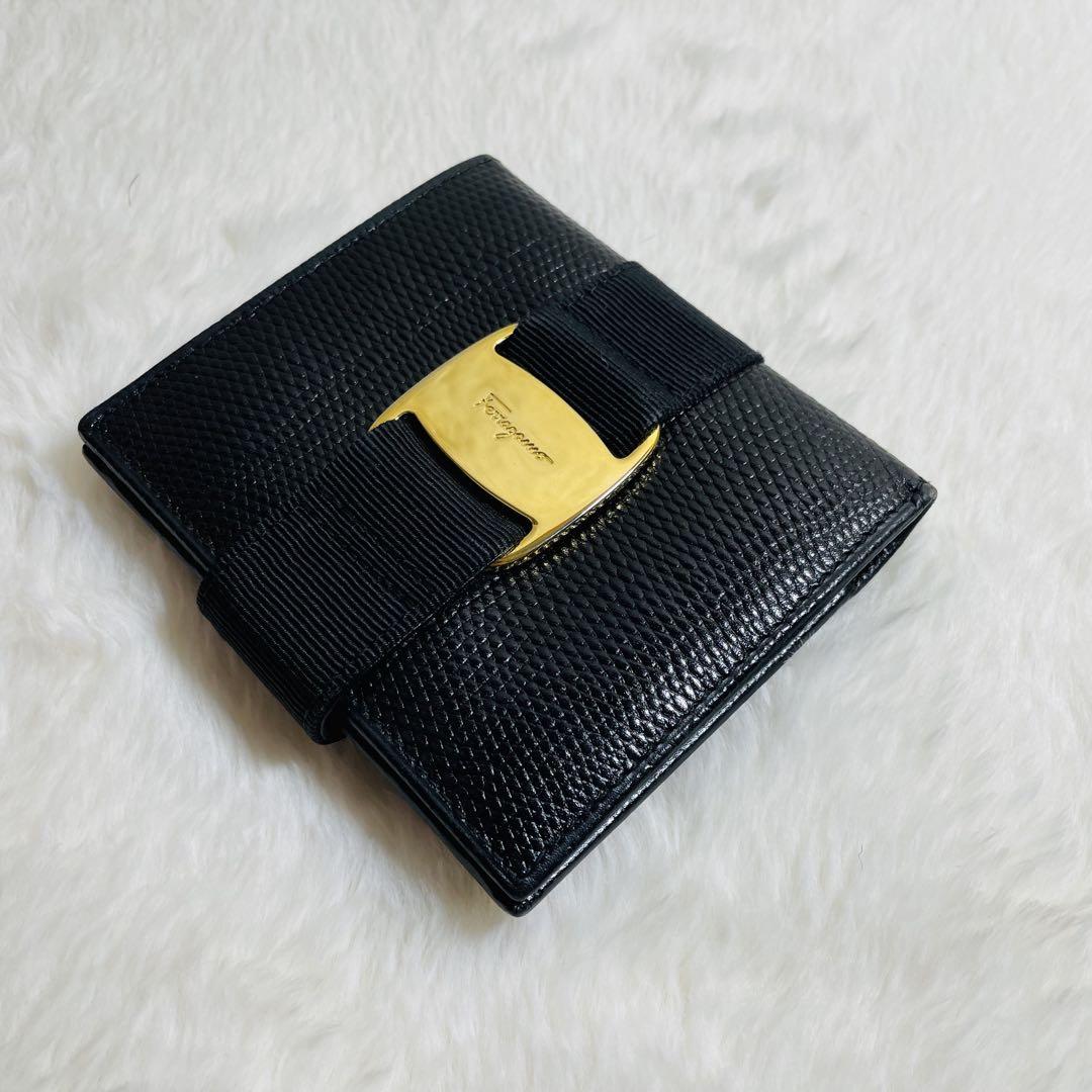 新品未使用Salvatore Ferragamo 財布 二つ折り リザードヴァラ