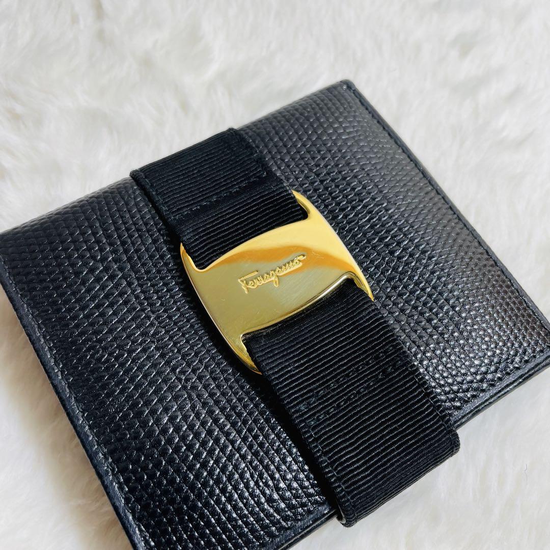 新品未使用Salvatore Ferragamo 財布 二つ折り リザードヴァラ