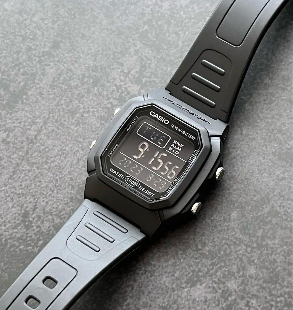 カシオ　デジタル腕時計　ブラック液晶&ホワイト文字　並行輸入モデル　大型液晶 CASIO - カシオ デジタル腕時計 ブラック液晶&ホワイト文字 並行