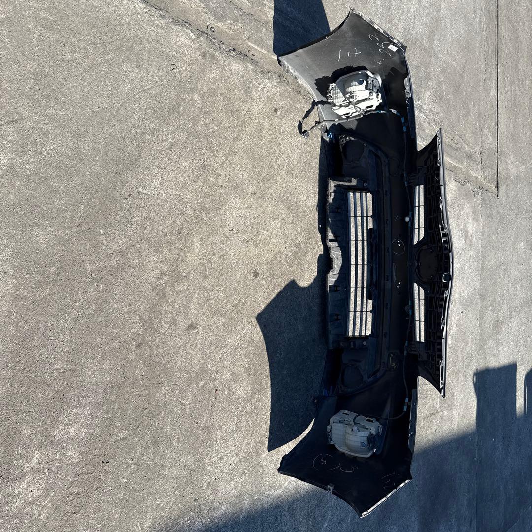 プリウス30 フロントバンパー 2013 引き取りのみ プリウス30 フロントバンパー 2013 引き取りのみ