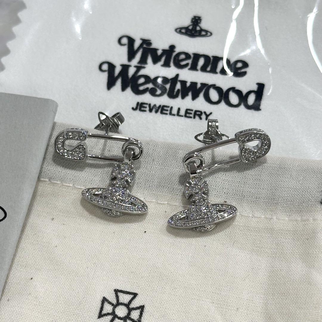 Vivienne Westwood ピアス ドロップ 安全ピン - メルカリ