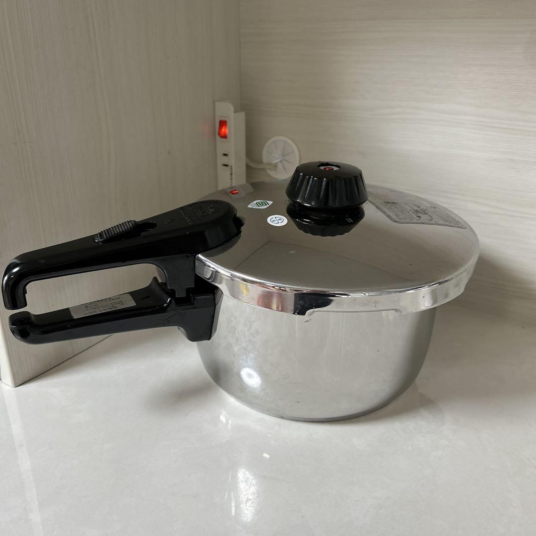 フィスラー圧力鍋4.5 L 美品