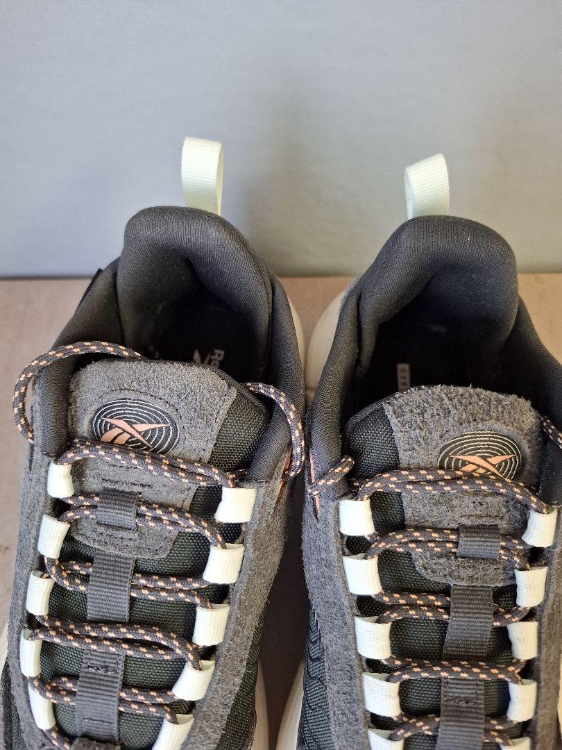 【極美品】Reebok ZIG KINETICA 2.5 EDGE 24.5cm