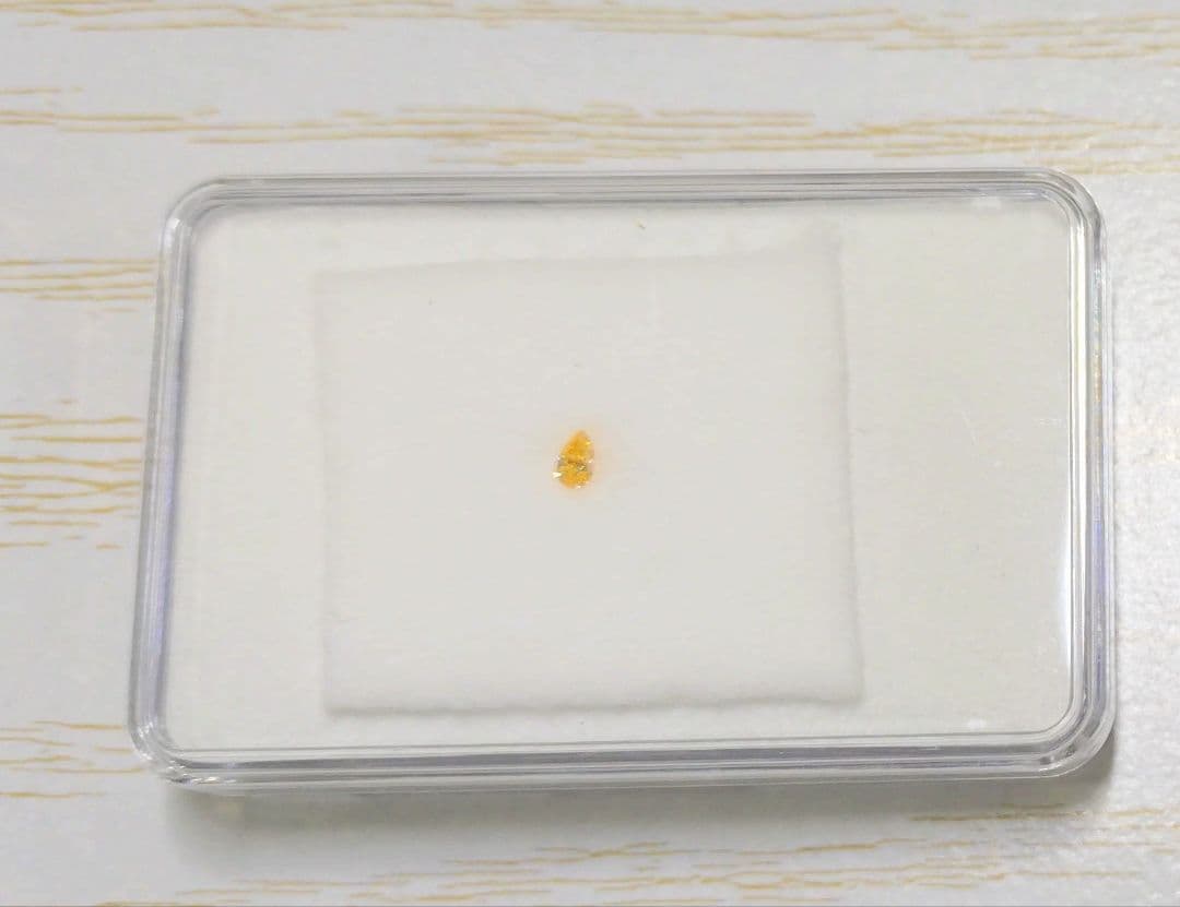 オレンジダイヤ　ルース　ペアシェイプ②