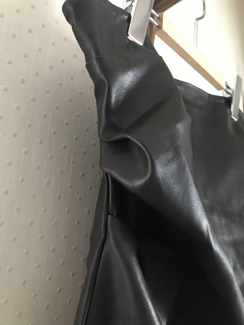 ZARA ストラップレス フェイクレザーワンピース ブラウン