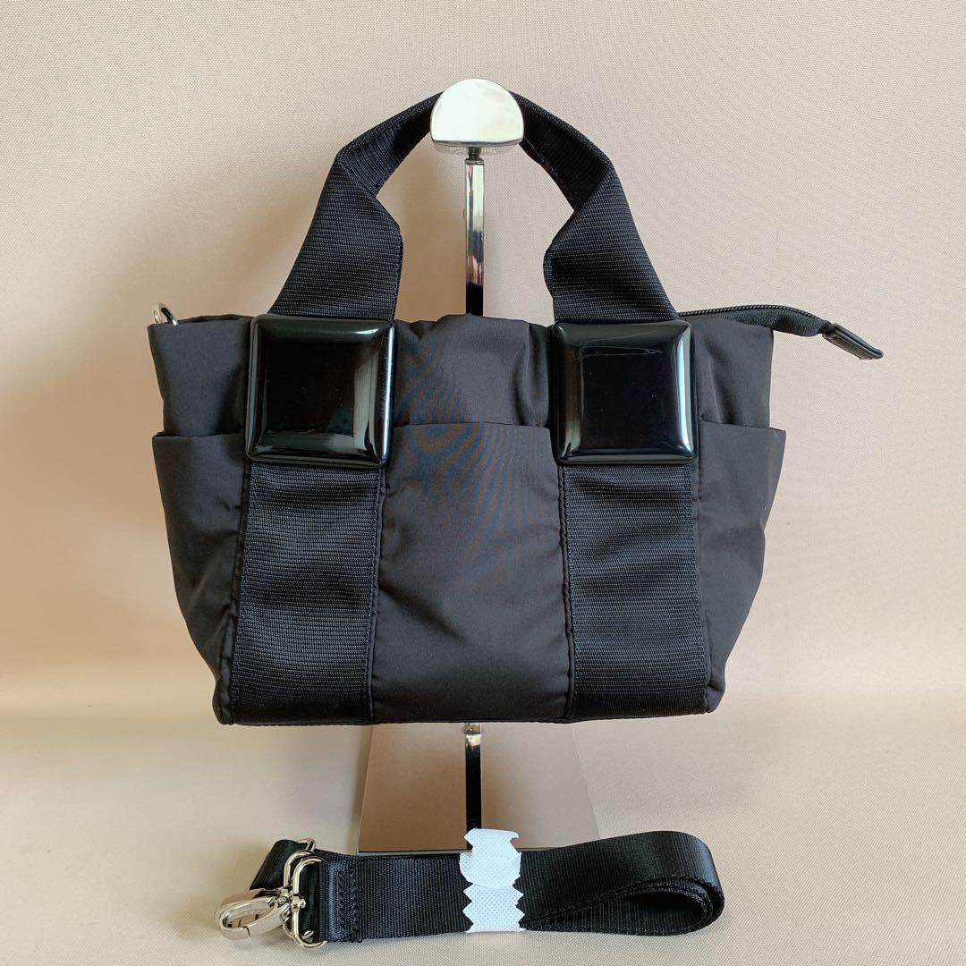 大人気新品 未使用】PAPILLONNER スクエア樹脂パーツトート S 2way 黒 バッグ