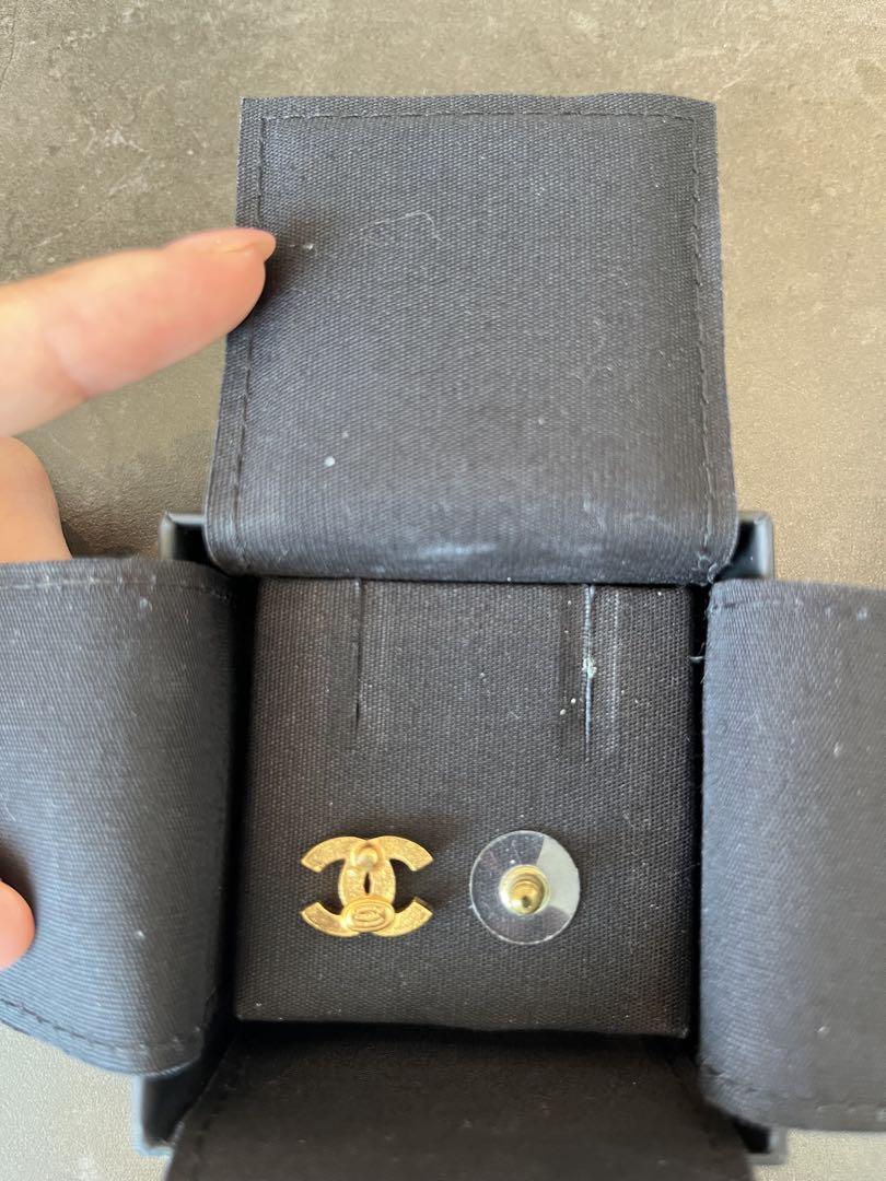 CHANEL ロゴデザイン ピアス片耳