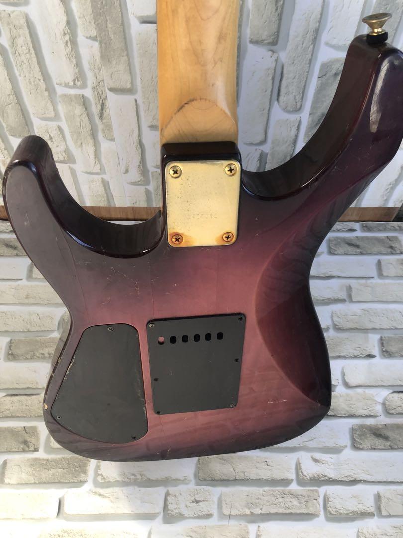CHARVEL エレキギター　(A113)