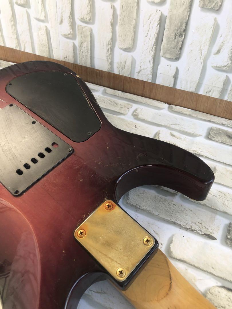 CHARVEL エレキギター　(A113)