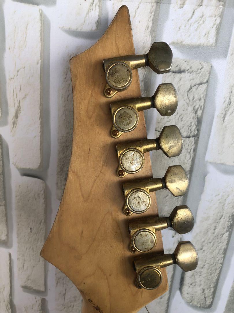 CHARVEL エレキギター　(A113)