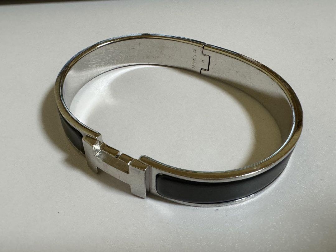 希少 HERMES Clic Clac シルクブラウス 36 クリッククラック Hermes Clic Clac H Bracelet in Black with Silver Hardware