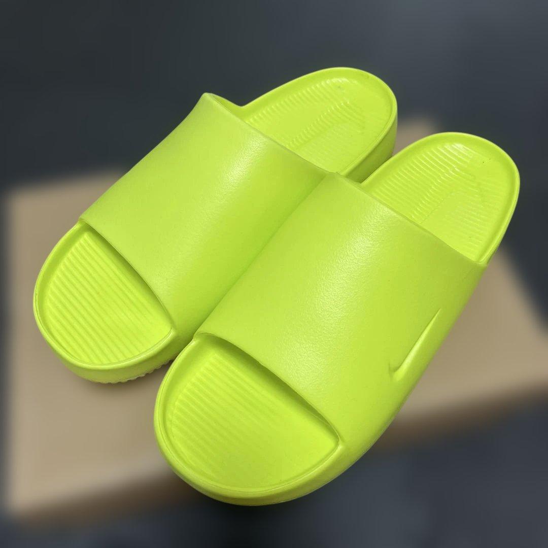 NIKE CALM SLIDE PRINT ネオンイエロー スライドサンダル30cm・NIKE
