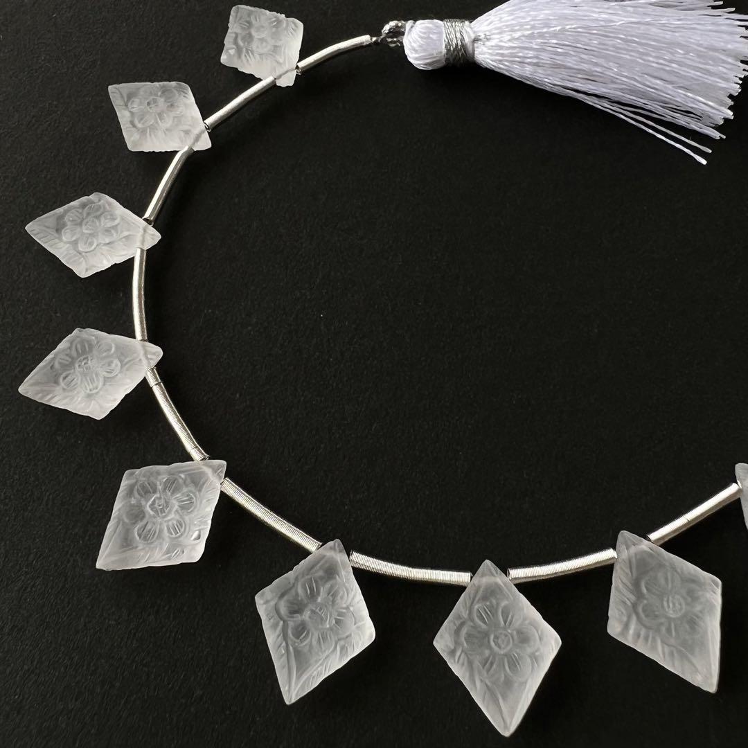 クリスタルクォーツ  Floral Carved Lozenge.  1連