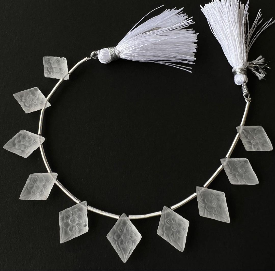 クリスタルクォーツ  Floral Carved Lozenge.  1連