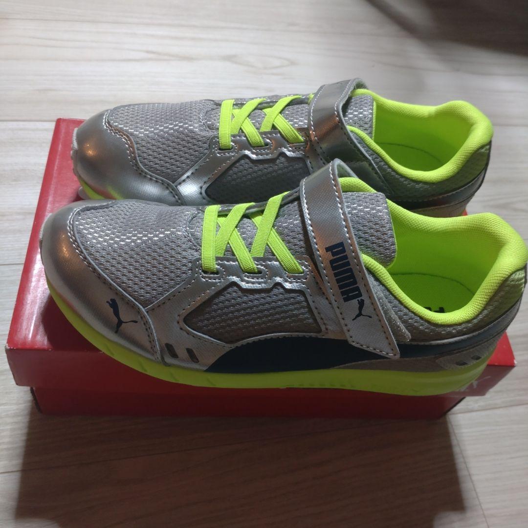2足セット　プーマ スピードモンスター とミズノアソビキッズ