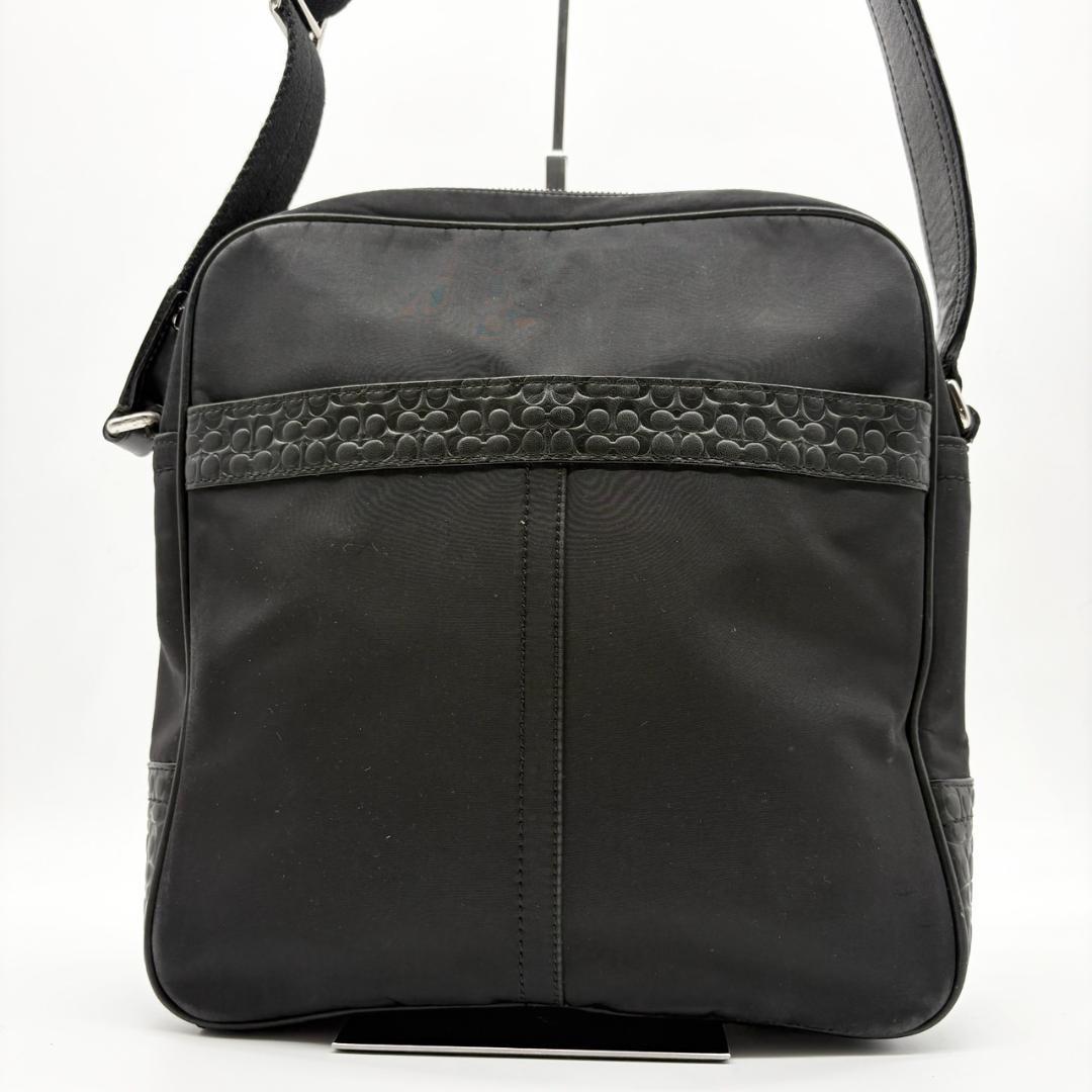 今年も話題の ショルダーバッグ COACH 美品 型押し ブラック シグネチャー バッグ