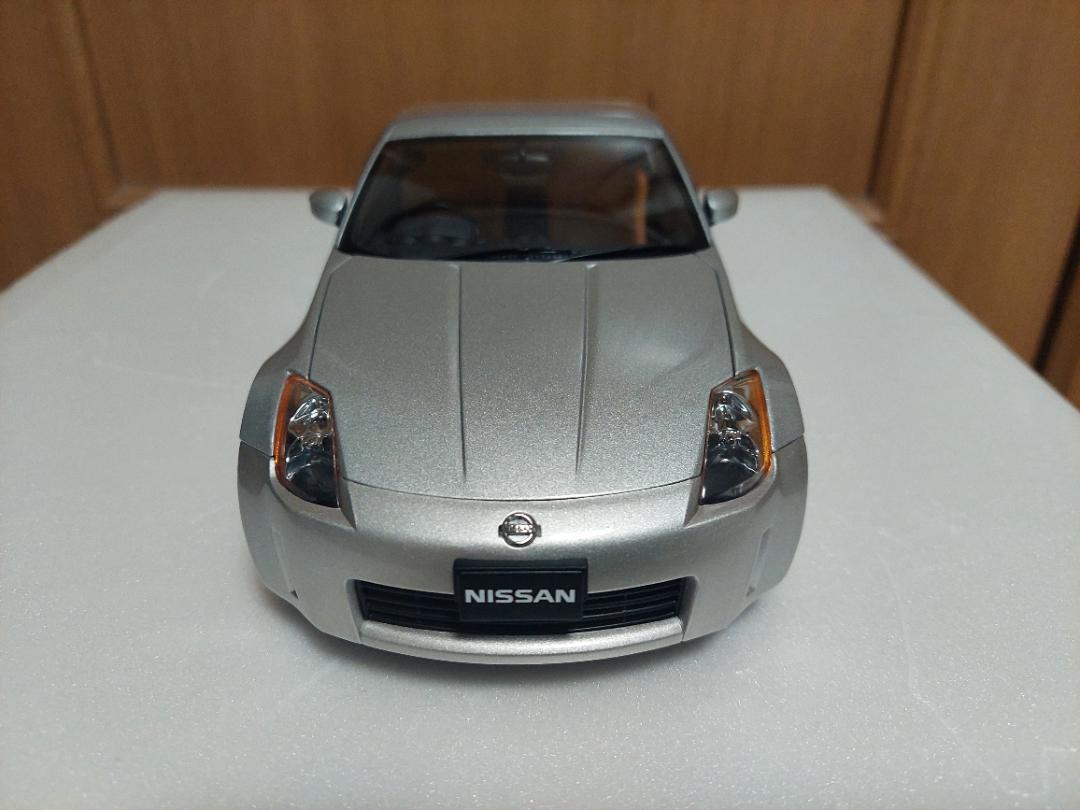 Nissan 350Z シルバー 1/18 ミニカー