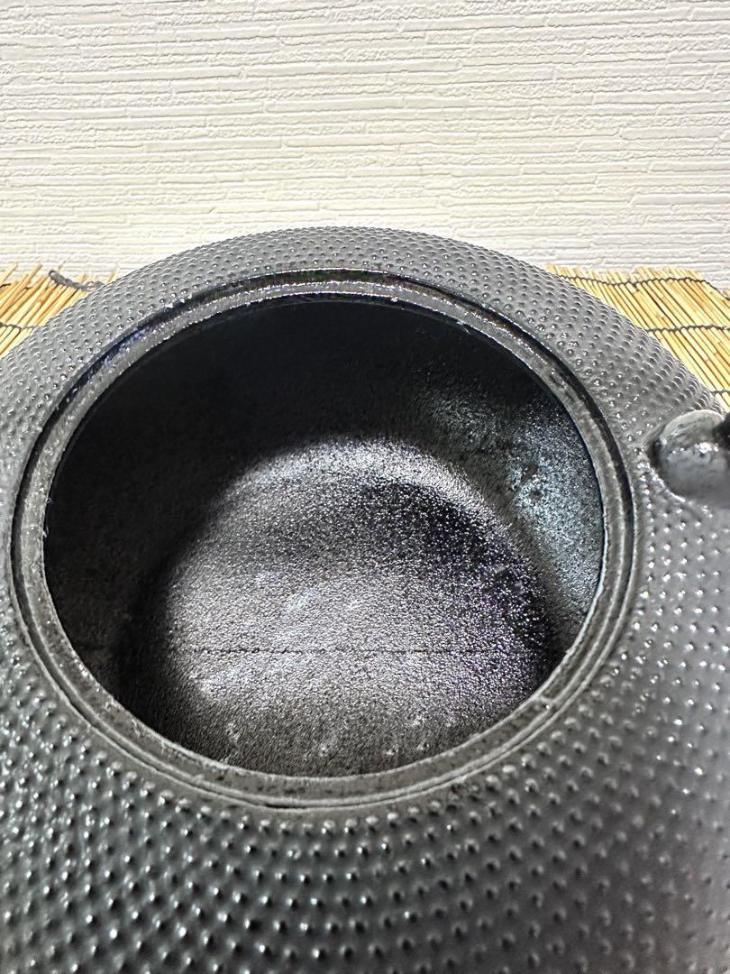 未使用品、供箱付 南部雲南堂鍋元造 15型丸平形アラレ 鉄瓶