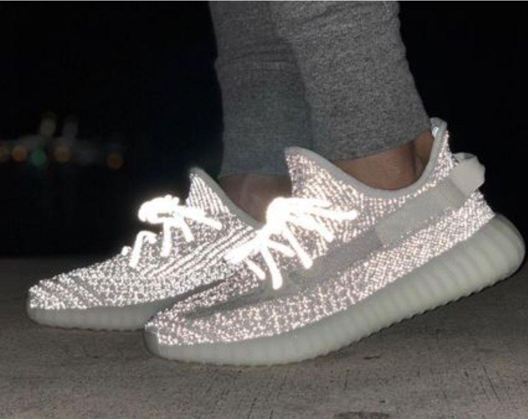 希少 Yeezy Boost 350 V2 Static Reflective