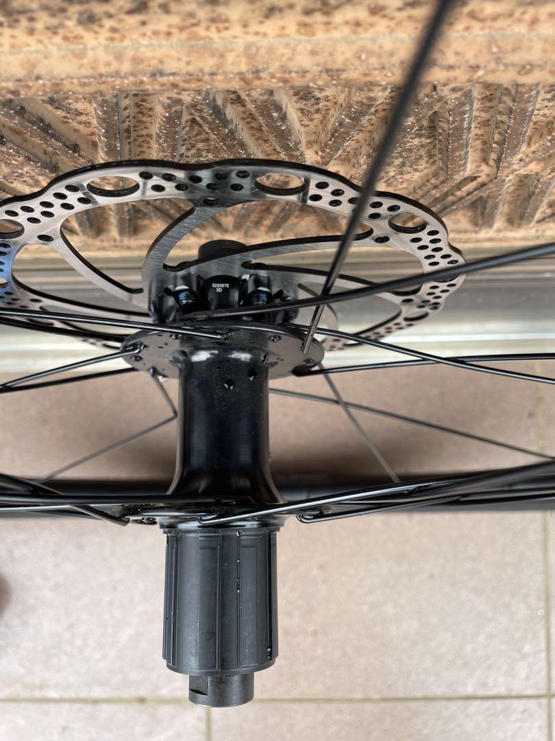 Trek domane al2 ホイール タイヤ ブレーキパッド チューブ付き