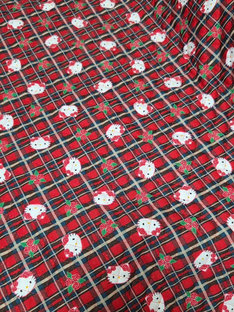 希少！レトロ(2000年製)ハローキティ かわいいバラモチーフキルティング綿生地