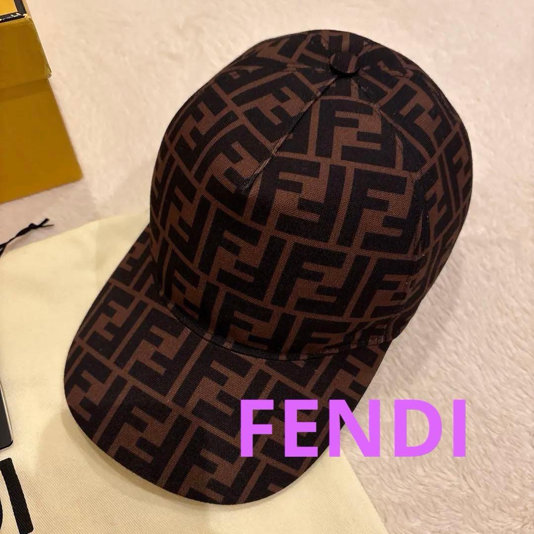 FENDI フェンディ 総柄 ベースボールキャップ ズッカ柄Fendi