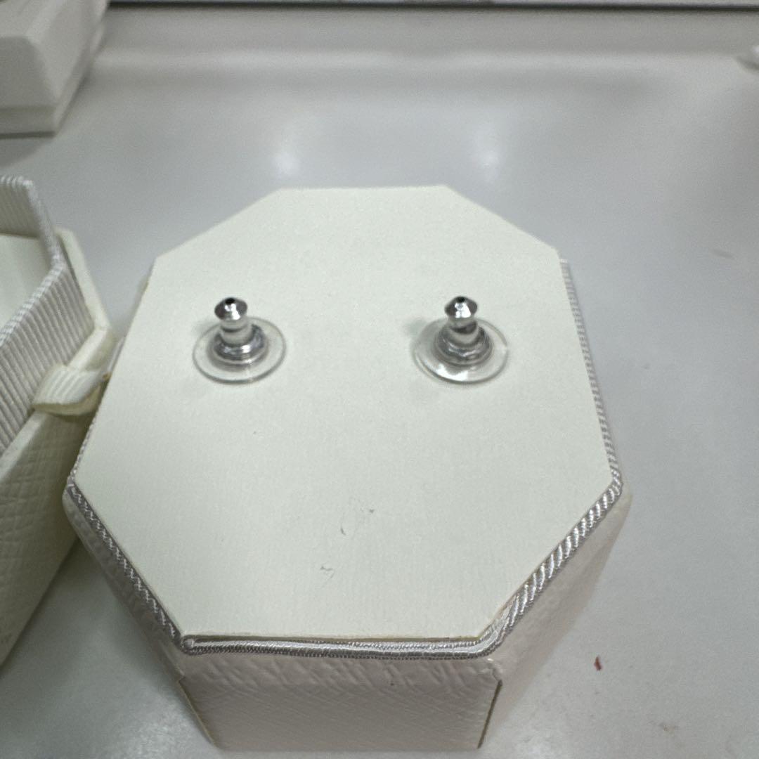 swarovski UNA ピアス