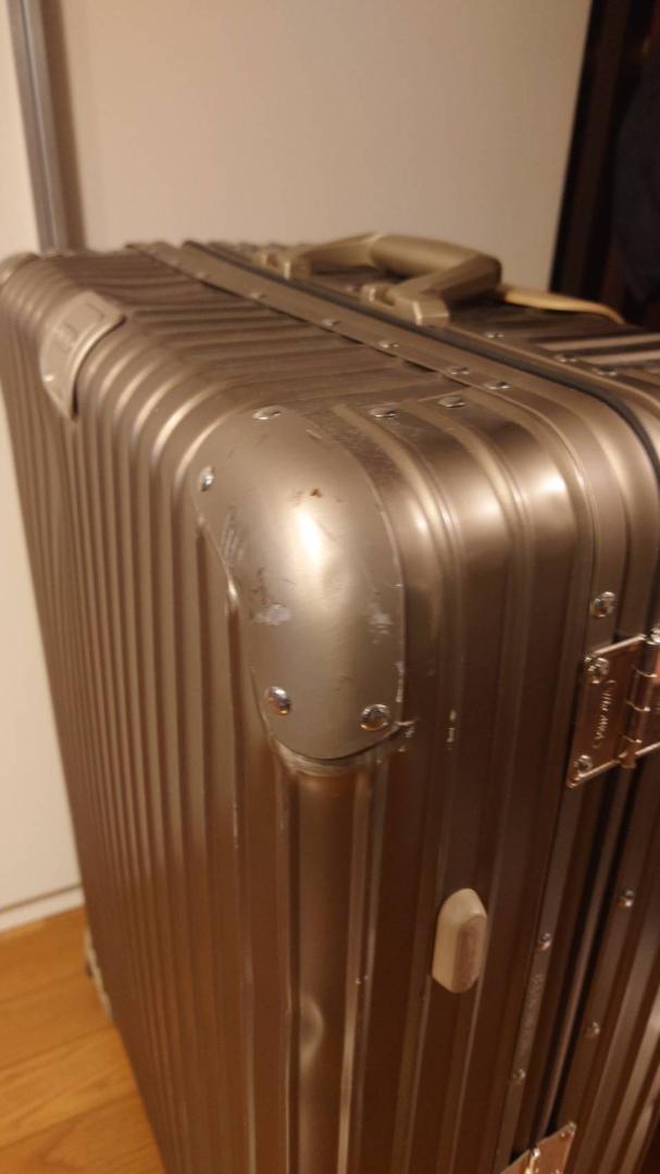 リモワ　トパーズ プレミアム チタニウム 　 87L 4輪