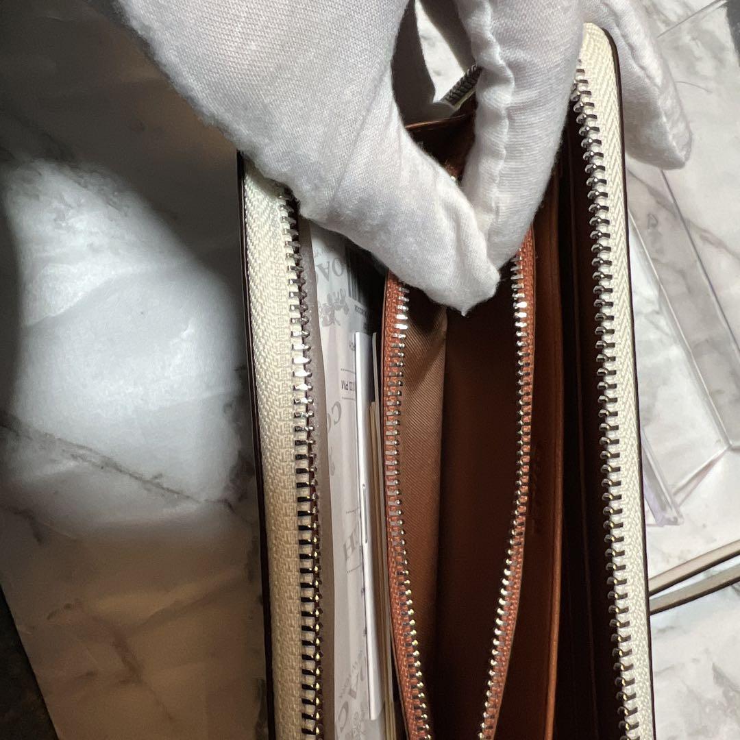 新品未使用 COACH カラフルロゴ長財布 シグネチャー - メルカリ