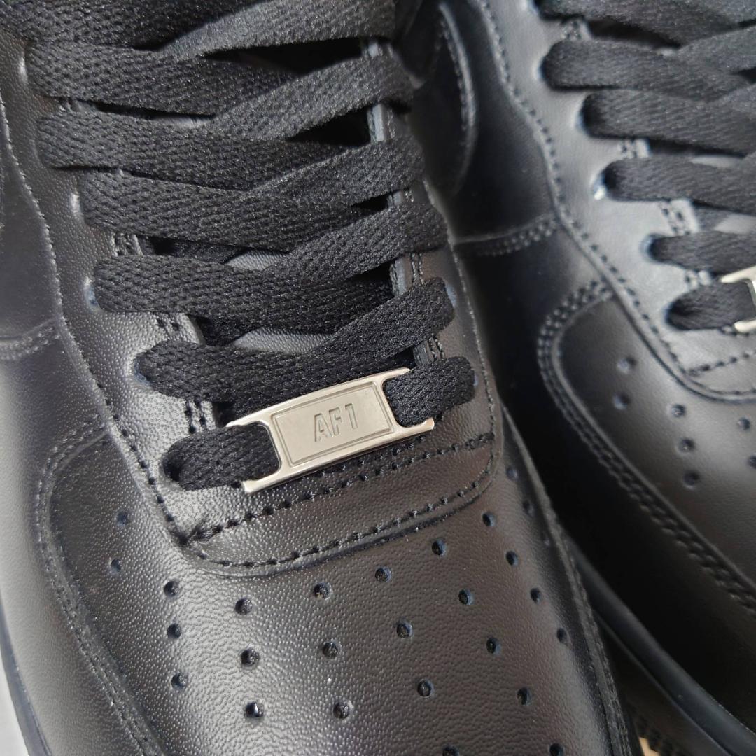 新品　Nike Air Force 1 ブラックスニーカー　28.5㎝