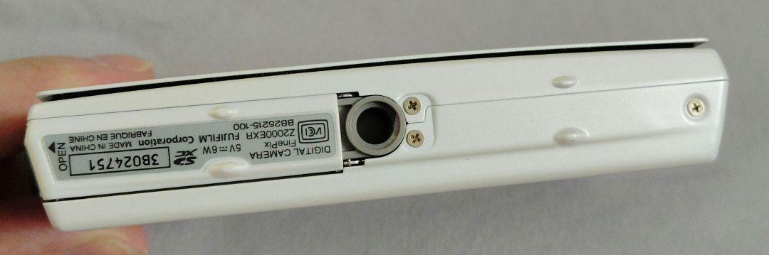 FUJIFILM FinePix Z2000EXR 白(美品）