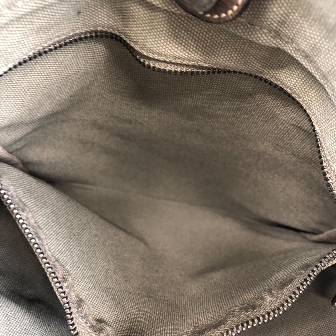 ブラウン