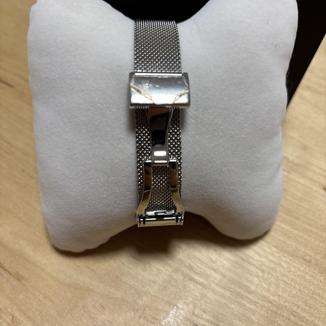 【新品未使用】GUCCI シルバー メッシュバンド 時計
