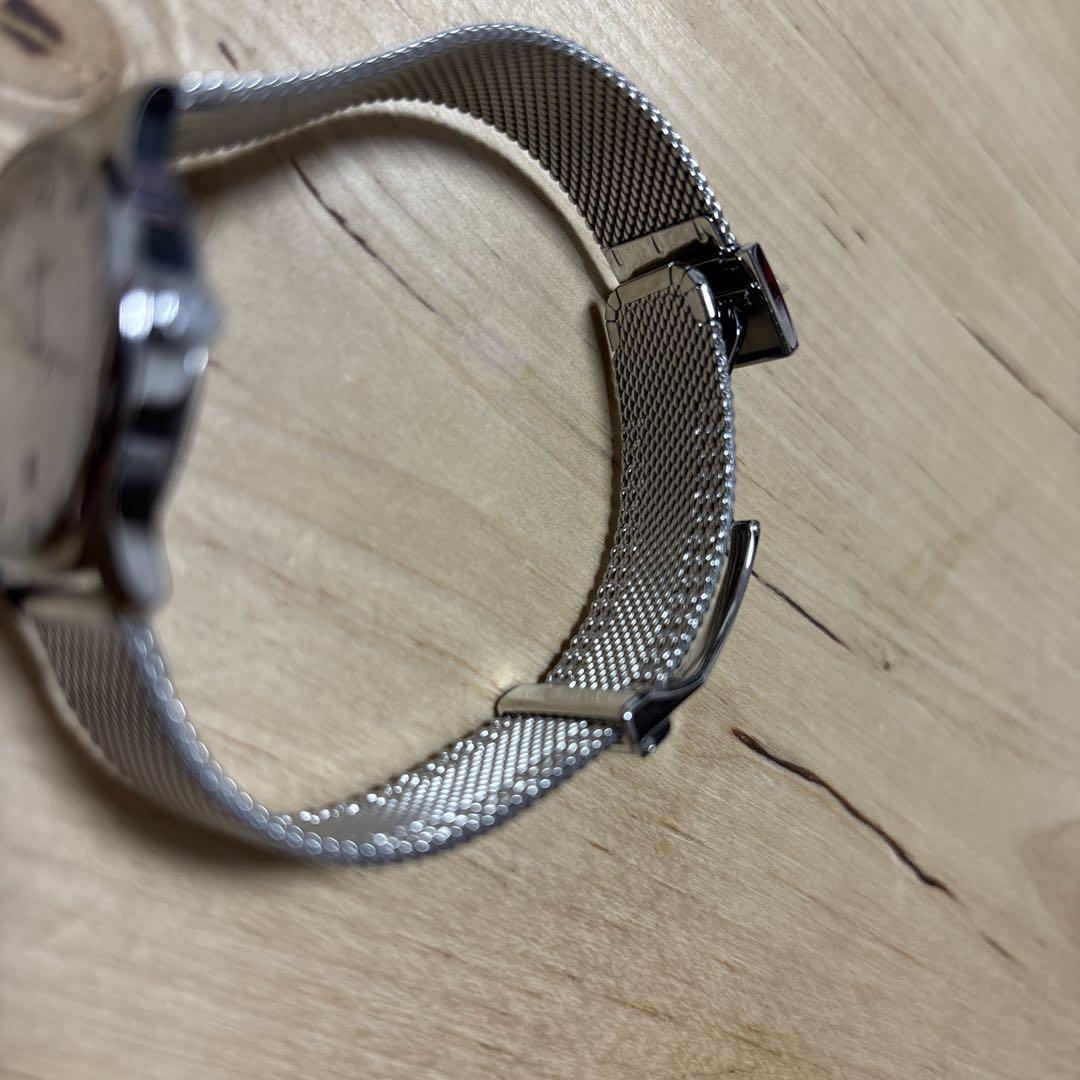 【新品未使用】GUCCI シルバー メッシュバンド 時計