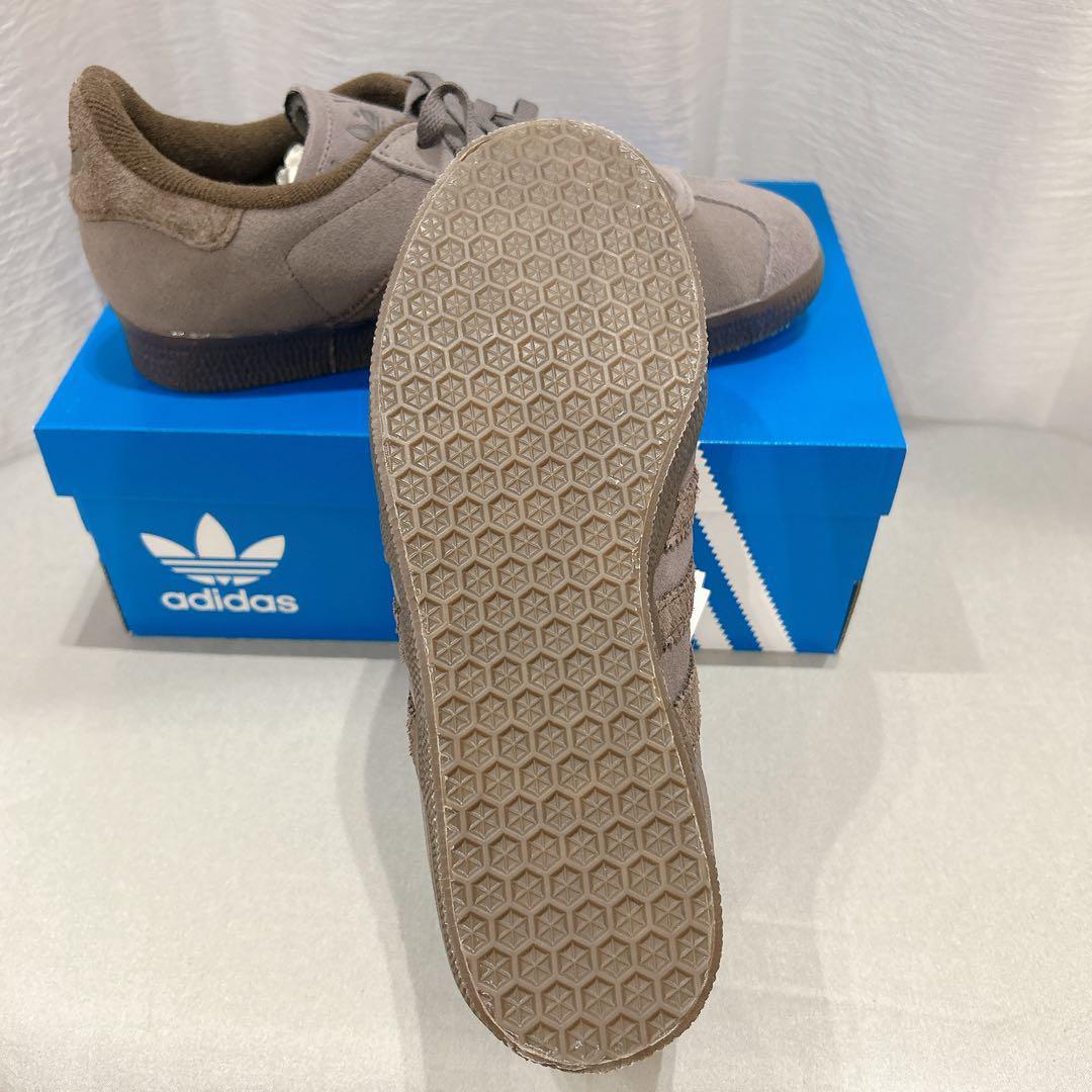 新品　オンライン完売品　アディダス　adidas ガゼル スニーカー　23cm